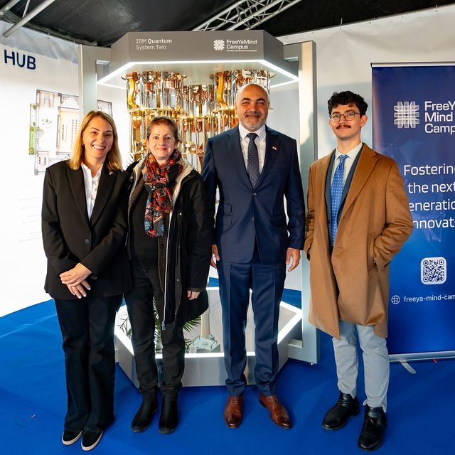 Scale model of the IBM Quantum System Two at the FreeYa Mind Quantum Site; guests, IBM representatives and the FreeYa Mind Campus team